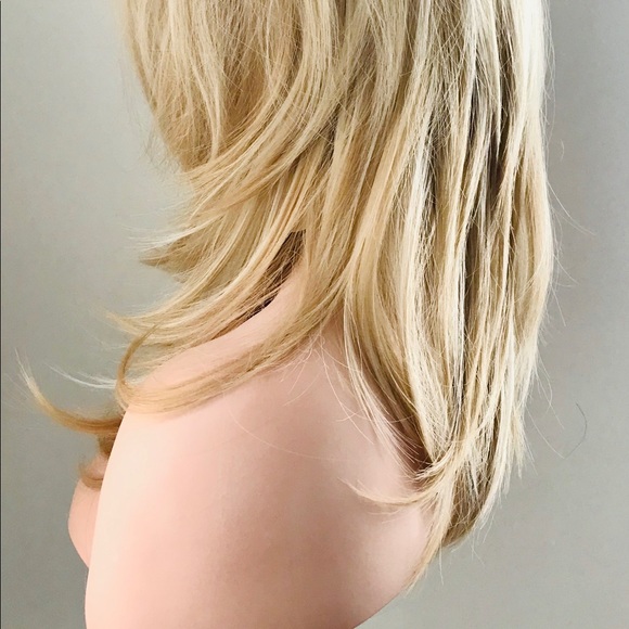 A Pretty 16” Ombre Blonde “Put On & Go” Premium Fiber Wig with Bangs - Picture 5 of 9